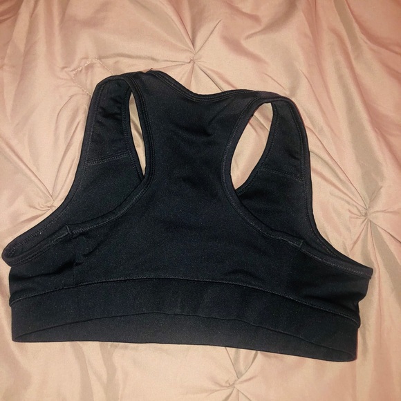 Girls black Nike sport bra - Picture 2 of 3